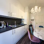 Apartment Citynah, Balkon, Grosse Kueche Und Garten *