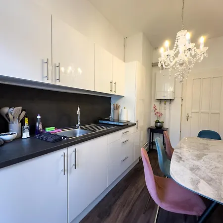 Apartment Citynah, Balkon, Grosse Kueche Und Garten *