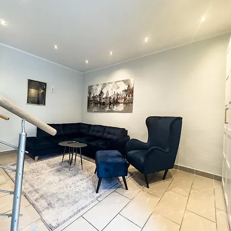 Apartment Citynah, Balkon, Grosse Kueche Und Garten *