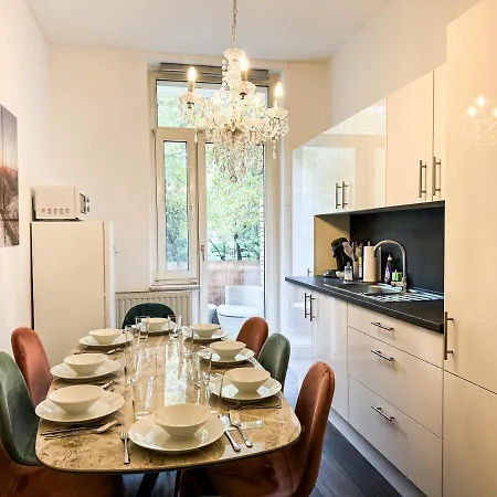 Appartement Citynah, Balkon, Grosse Kueche Und Garten *