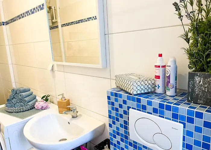 Citynah, Balkon, Grosse Kueche Und Garten *