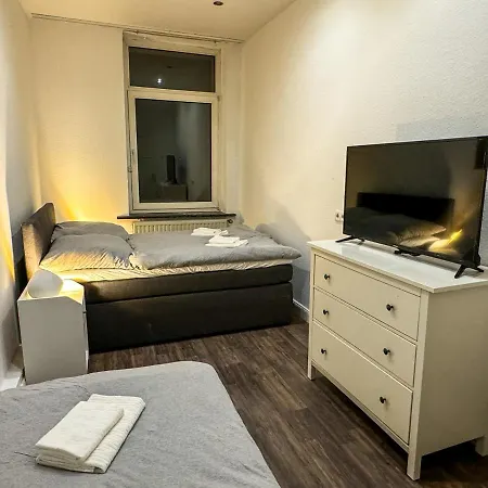 Citynah, Balkon, Grosse Kueche Und Garten