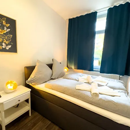 Citynah, Balkon, Grosse Kueche Und Garten *